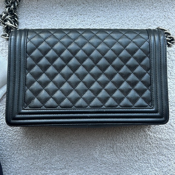 Chanel Caviar New Medium Boy Bag - Picture 11 of 16